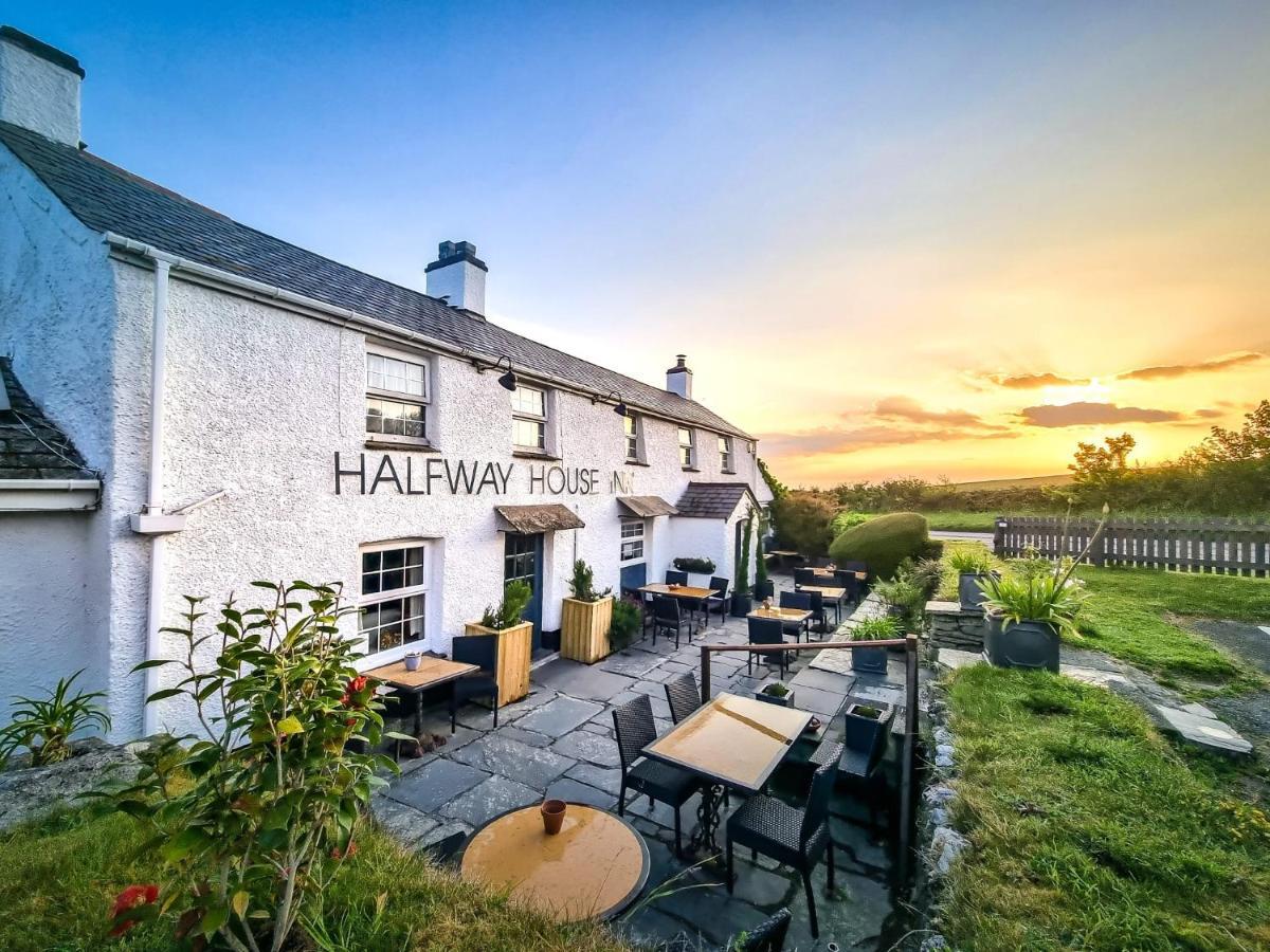 Halfway House Inn 韦德布里奇 外观 照片